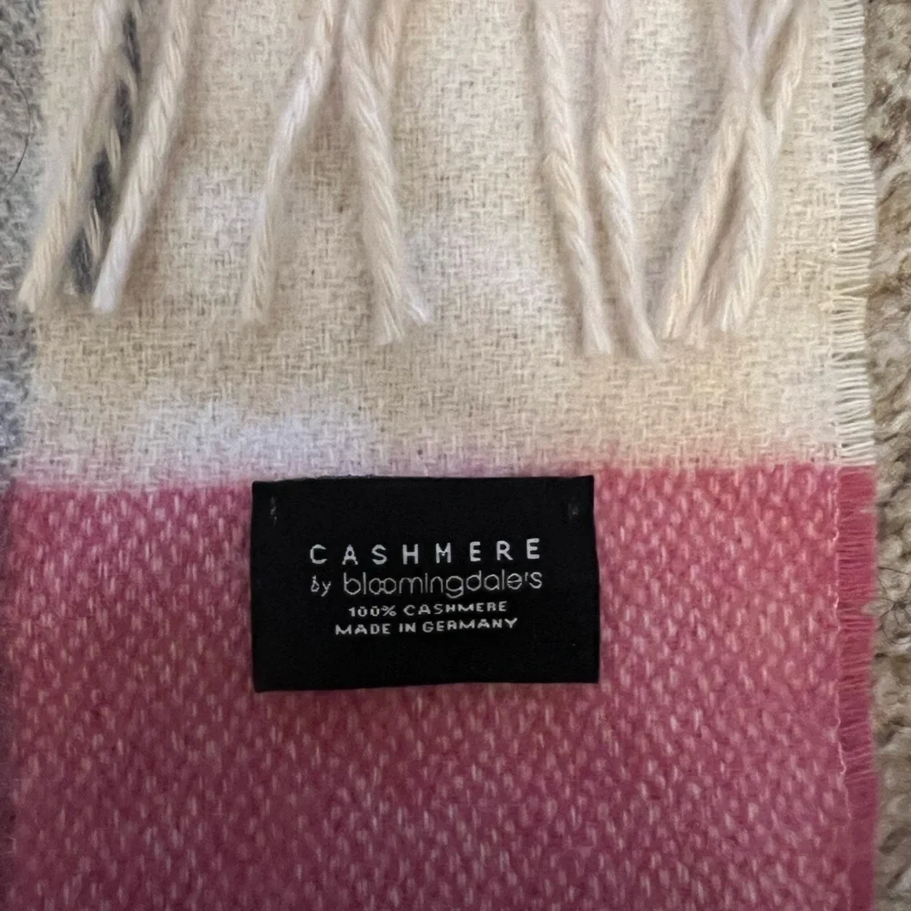 BLOOMINGDALE’S striped 100% cashmere striped scarf, cream pink blue & gray